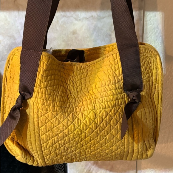 💛 Yellow Quilted Handbag with Red Cherry 🍒 Bag Charm (NWOT) - Picture 9 of 14